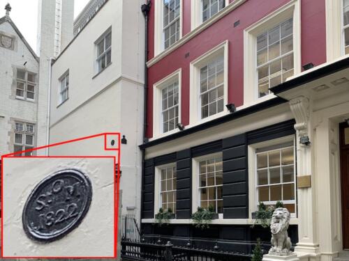 St Martin Outwich boundary marker in White Lion Court